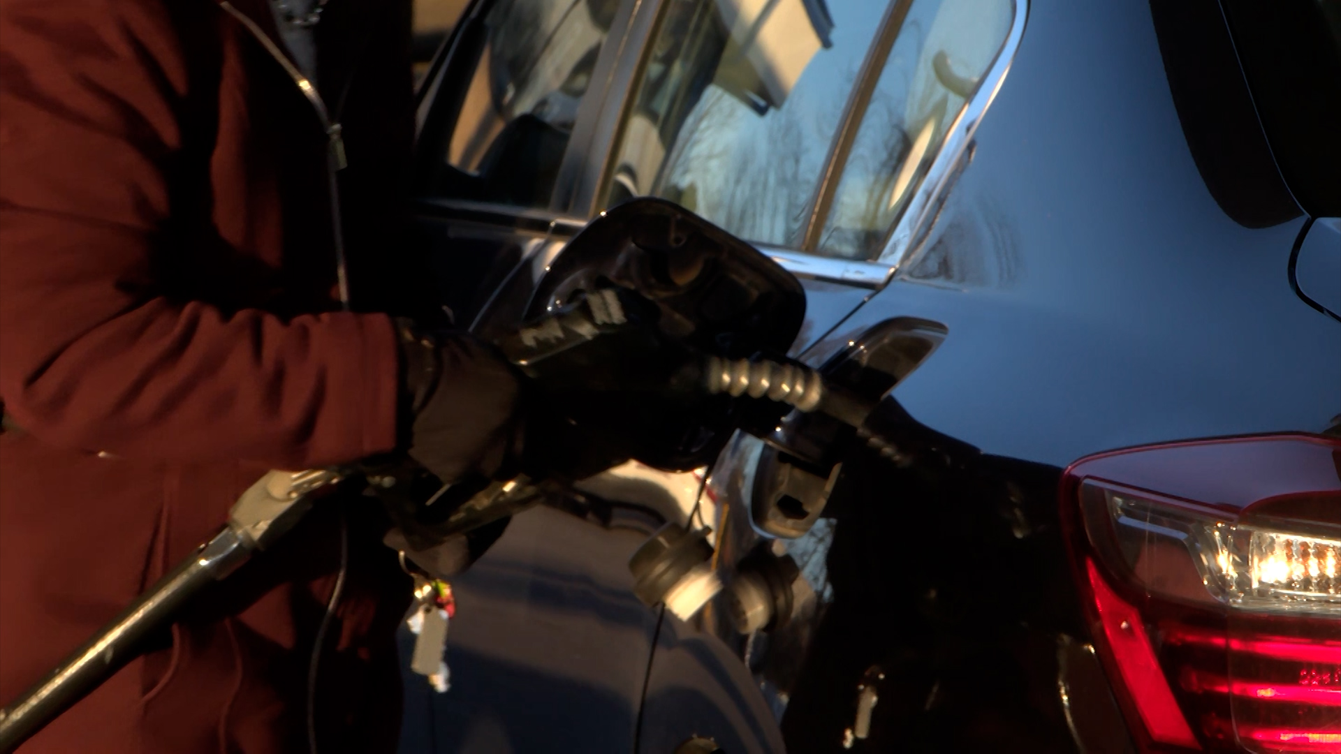 Gas prices rise in Missouri after yearly low, AAA provides travel tips