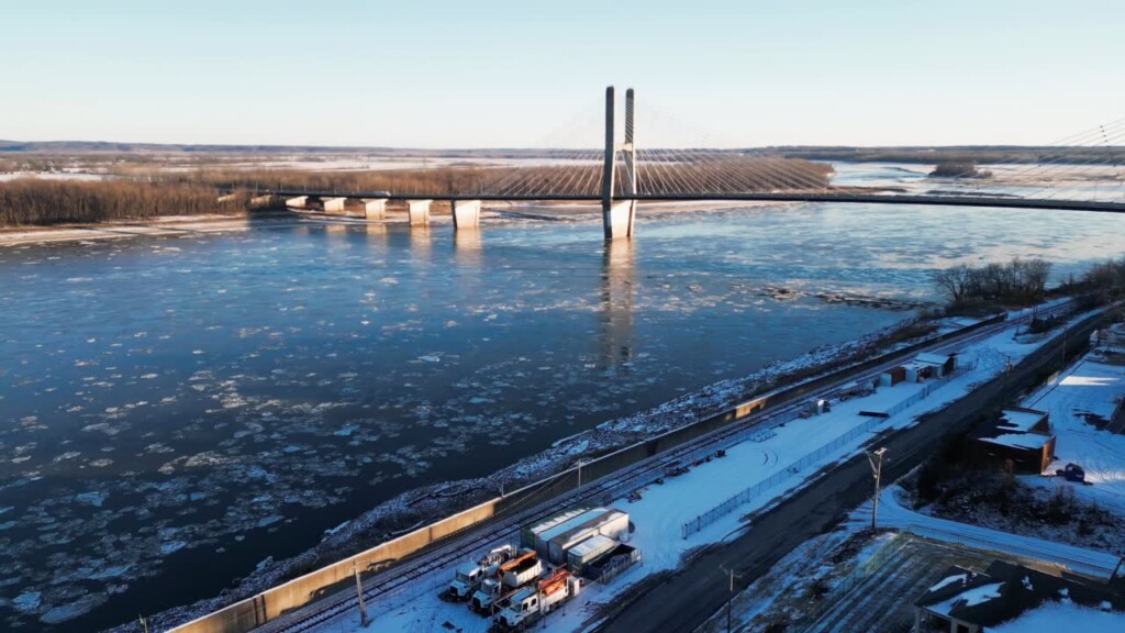 Mississippi River In Cape Girardeau