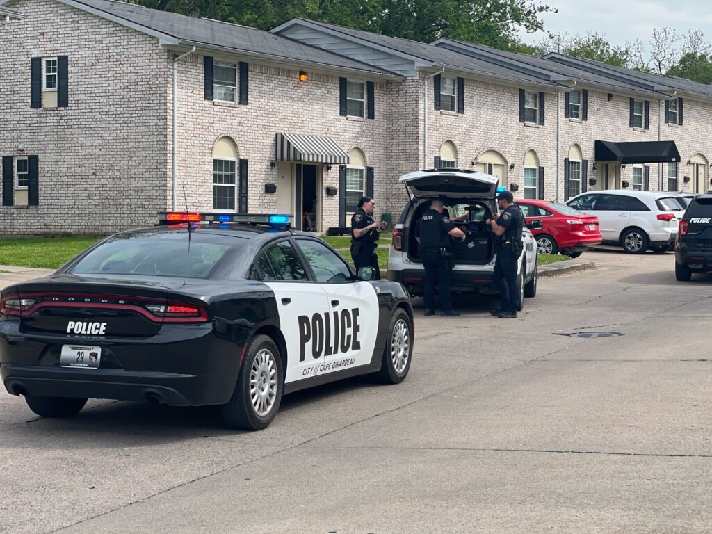 Cape Girardeau police investigate after receiving a report of a shooting in the 800 block of Sheridan (Source: FOX23 MMJ Sasha Moore)