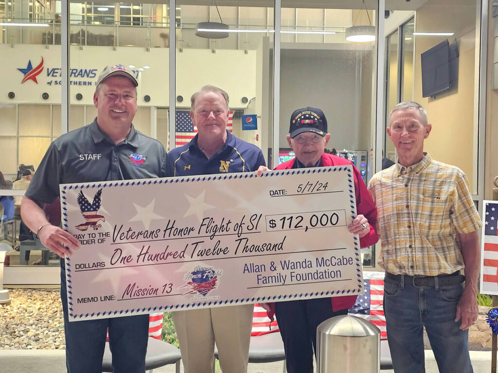 Flight 13 check presentation (Source: Veterans Honor Flight of Southern Illinois)