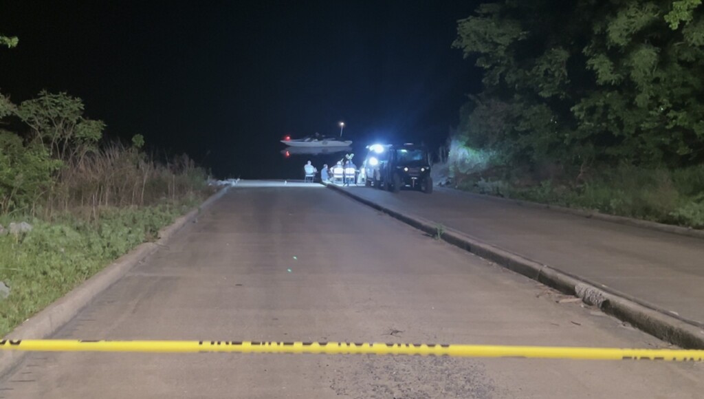 Several people from several emergency agencies are searching for a missing boater in the Mississippi River near New Madrid. (Source: Sabrina Winters/FOX23)