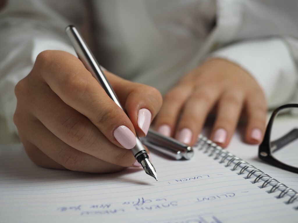 checklist (Source: Pexels/energepic.com)