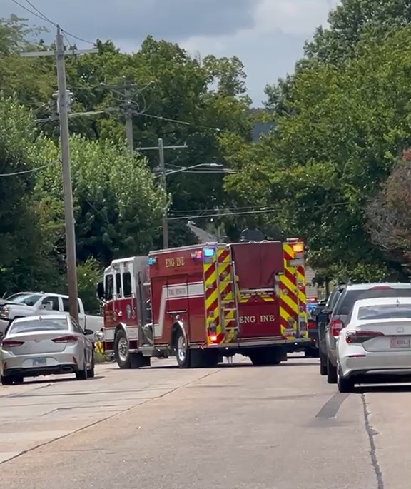 Cape Girardeau police on scene on Bloomfield and Albert roads (Source: FOX23 News Anchor Holly Brantley)