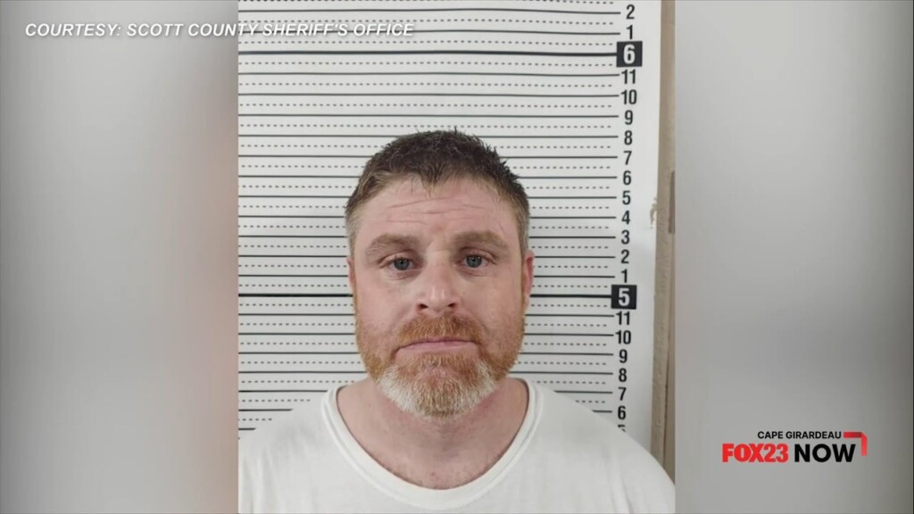 0205 Sikeston Man Barricaded