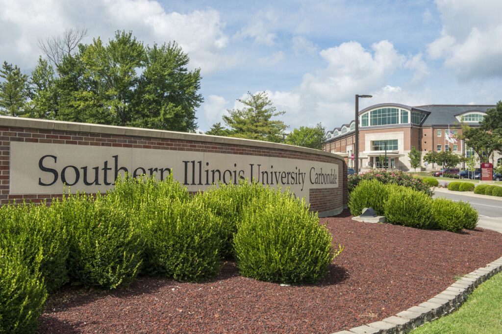 Siu Entrance With Student Services Building