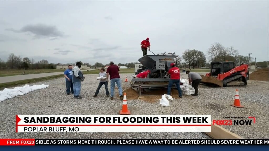 0402 Sand Bagging In Poplar Bluff