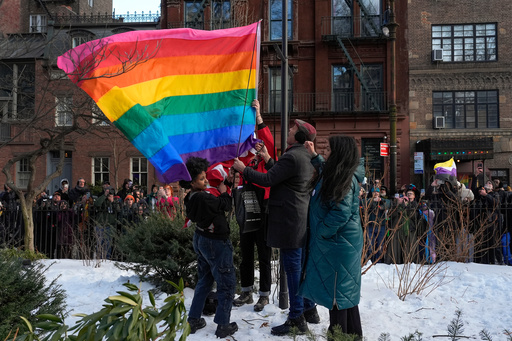 Ny Officials Raise Rainbow Flag At Stonewall In Rebuke Of Trump Administration