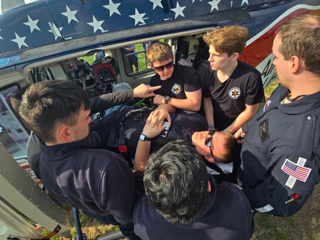 668863933 1500846475136637 7746246793413352759 N