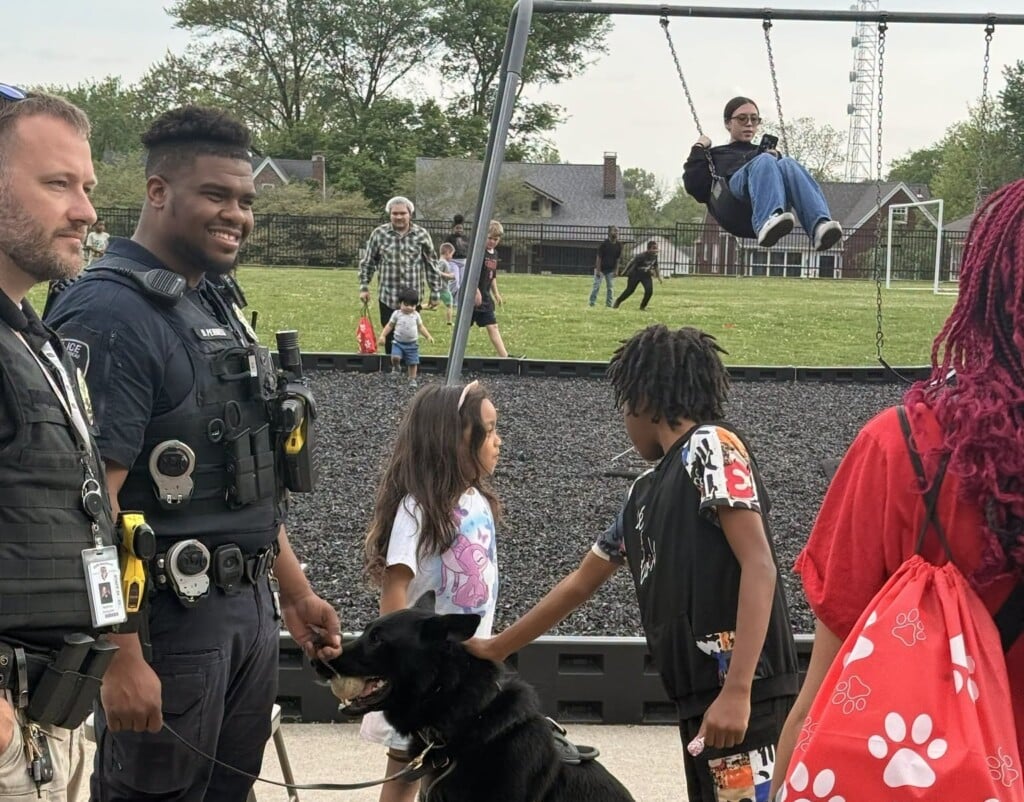 672691983 933322625977517 8457658643067016901 N