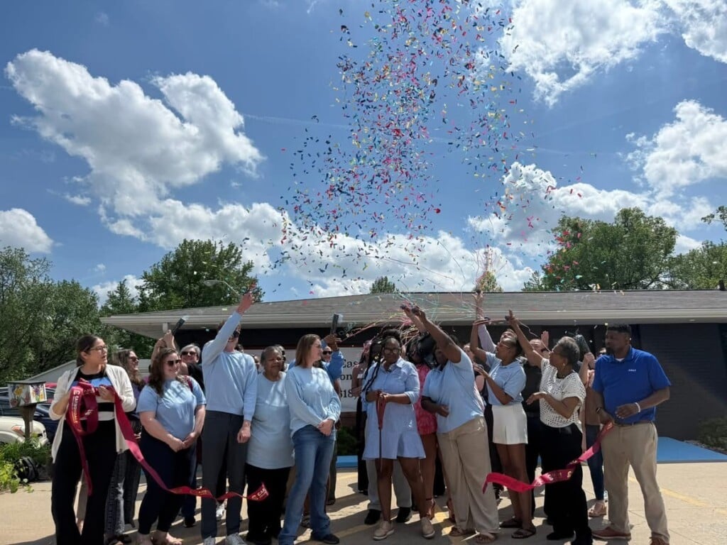 679997581 1589670105937701 8712704056308603477 N