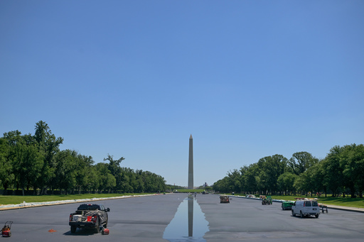 Water Begins Refilling Reflecting Pool After Trump’s Renovation To Repaint It ‘american Flag Blue’