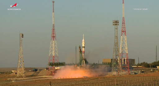 Us Russian Crew Blast Off For 8 Month Stint On The International Space Station