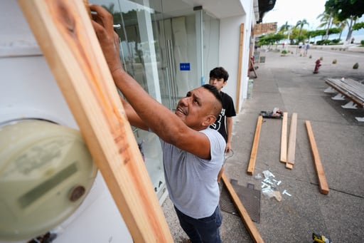 Puerto Vallarta Boards Up As Hurricane Simon Hits Category 4 Strength