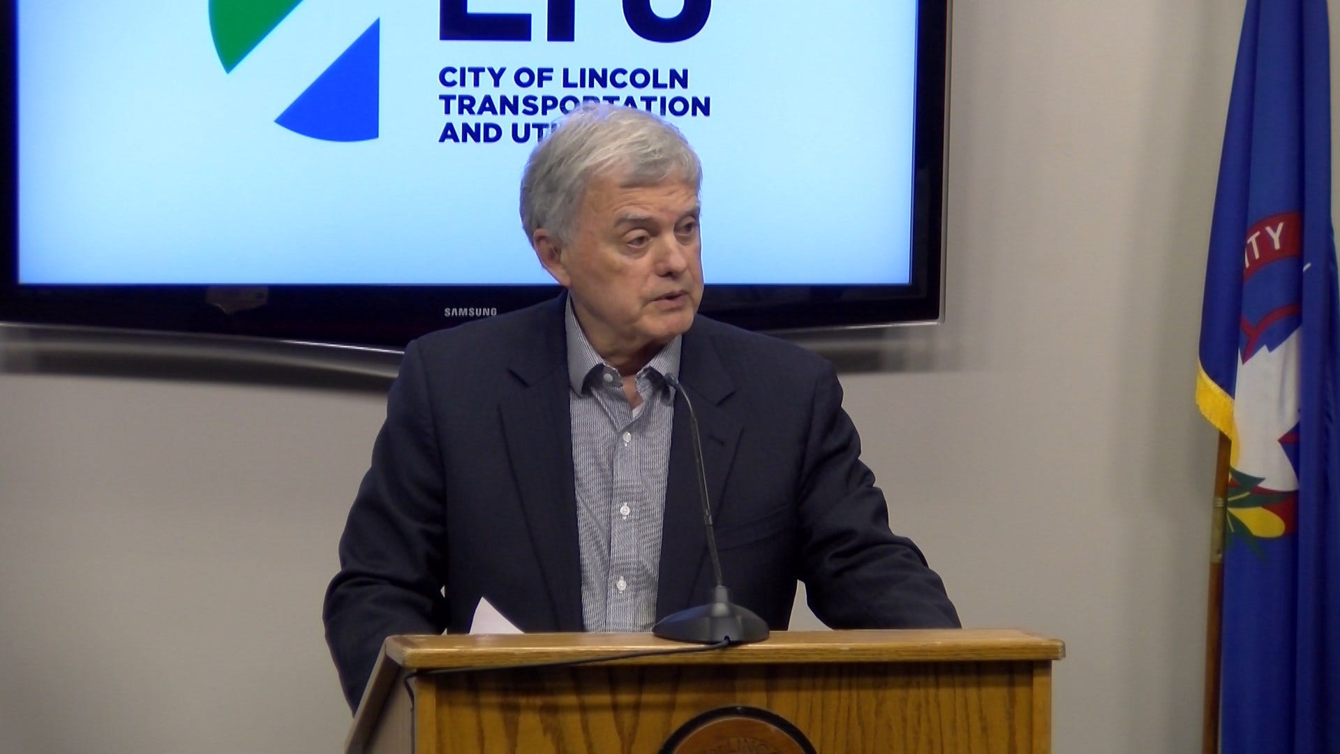 Lincoln Mayor says water restrictions continue, "Water Safe To D