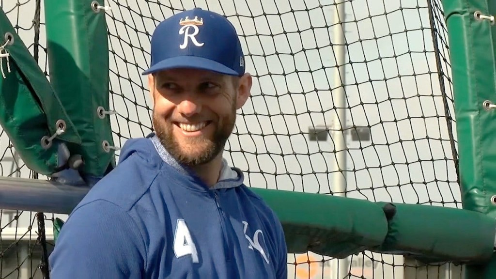 Alex Gordon signs one-year deal to stay with Royals