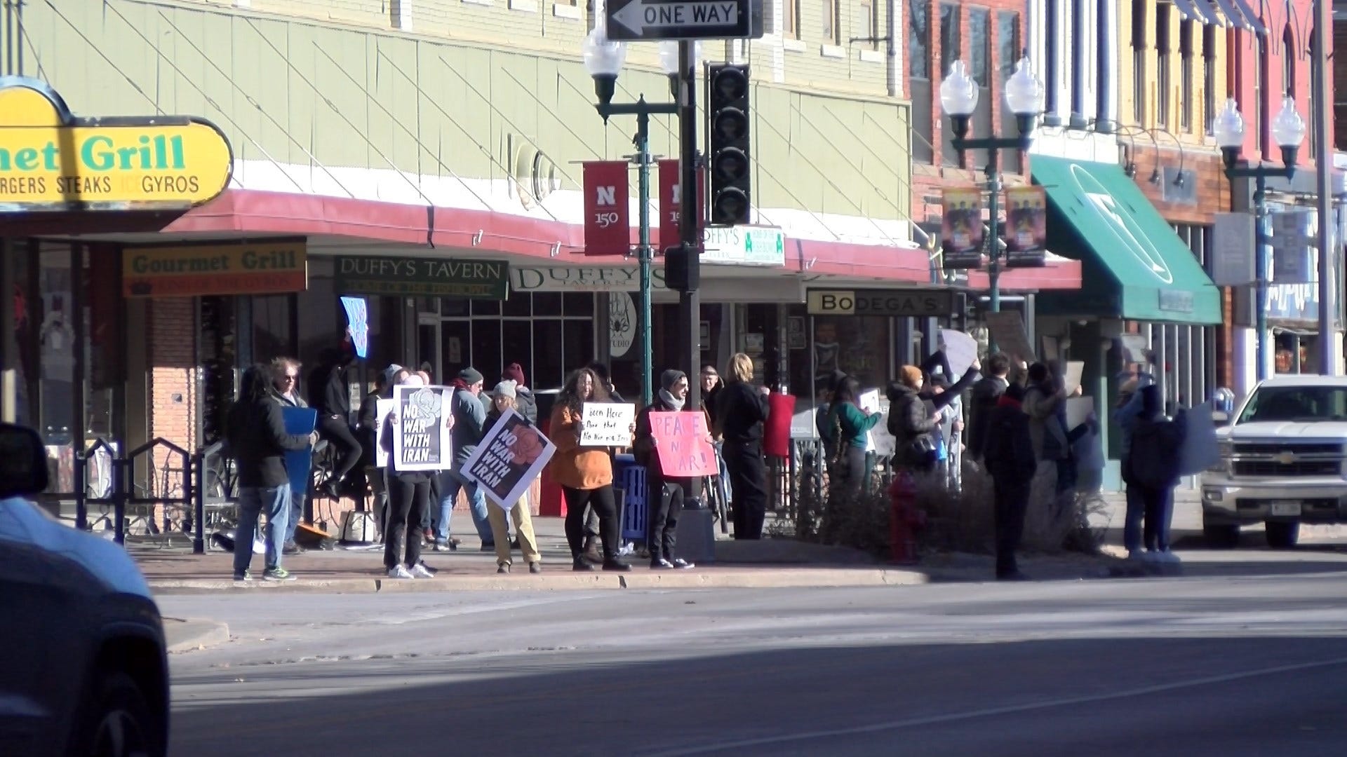 Lincoln protesters voice opinions against potential war in Iraq