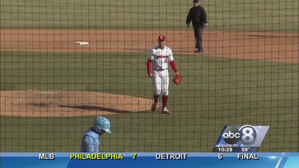 Husker Baseball Splits Doubleheader With Columbia