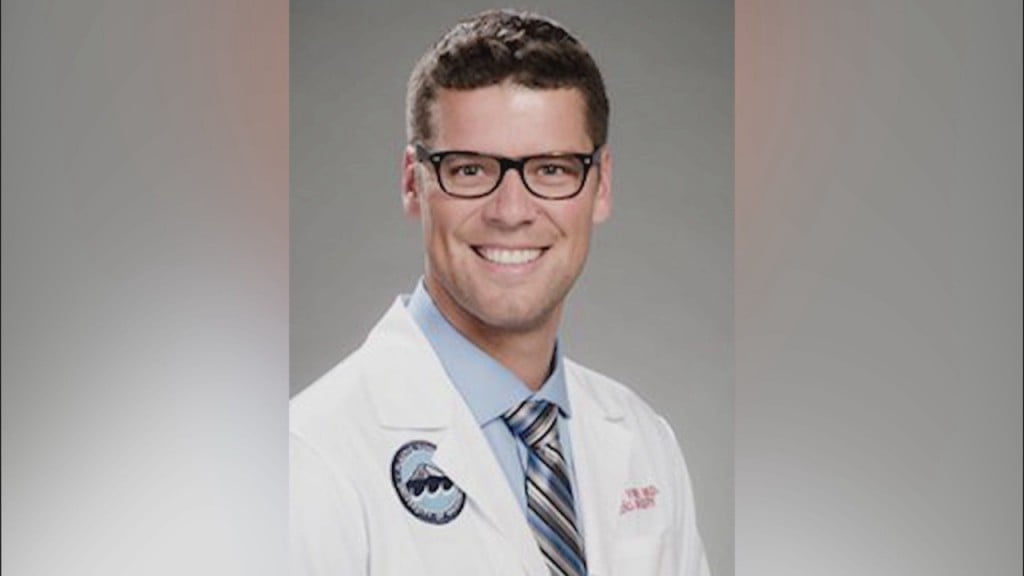 Former Husker Sean Fisher Tackling Covid 19 As Surgical Resident In Seattle