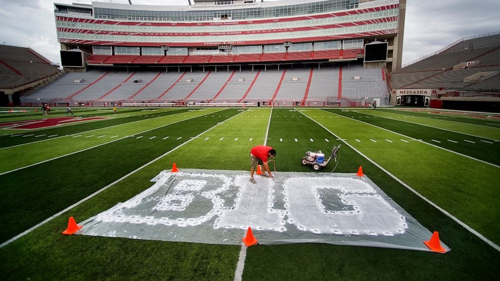 Former Husker returns to Memorial Stadium as fan