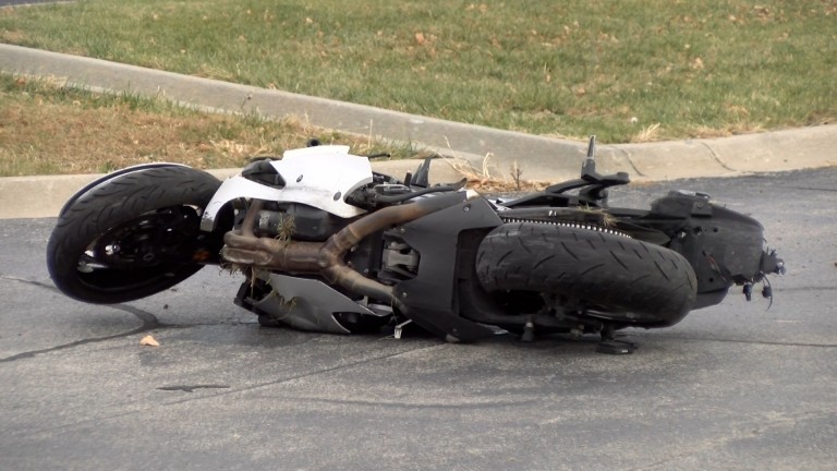 Lincoln police respond to motorcycle crash in north