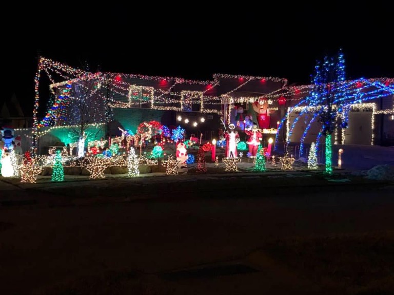 Want to drive around Lincoln and look at Christmas lights? Start here!