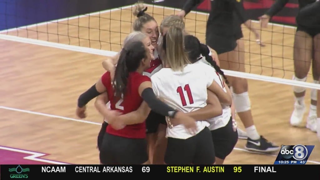 Husker Volleyball Preps For Uncertain Season