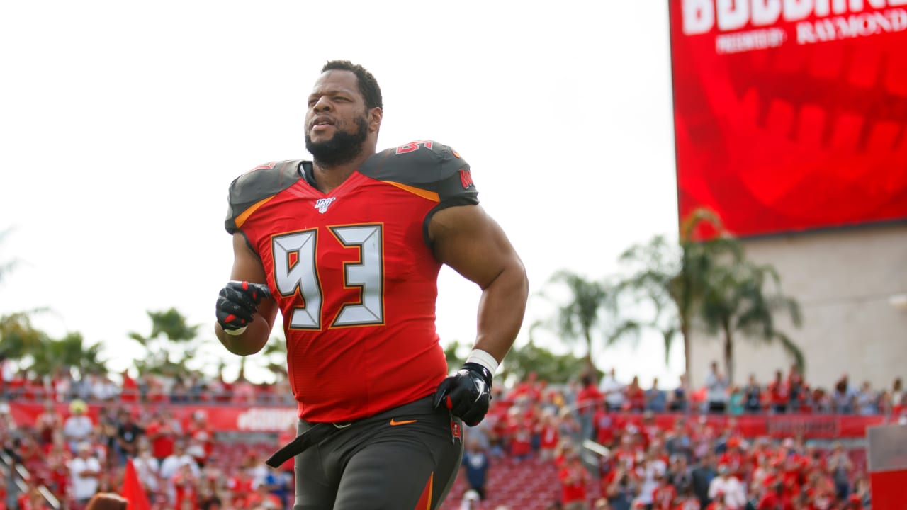 Philadelphia Eagles sign DT Ndamukong Suh to one-year deal