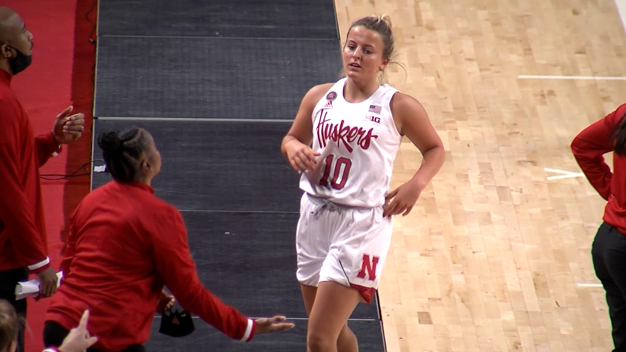 Husker women set to battle Wisconsin on Thursday