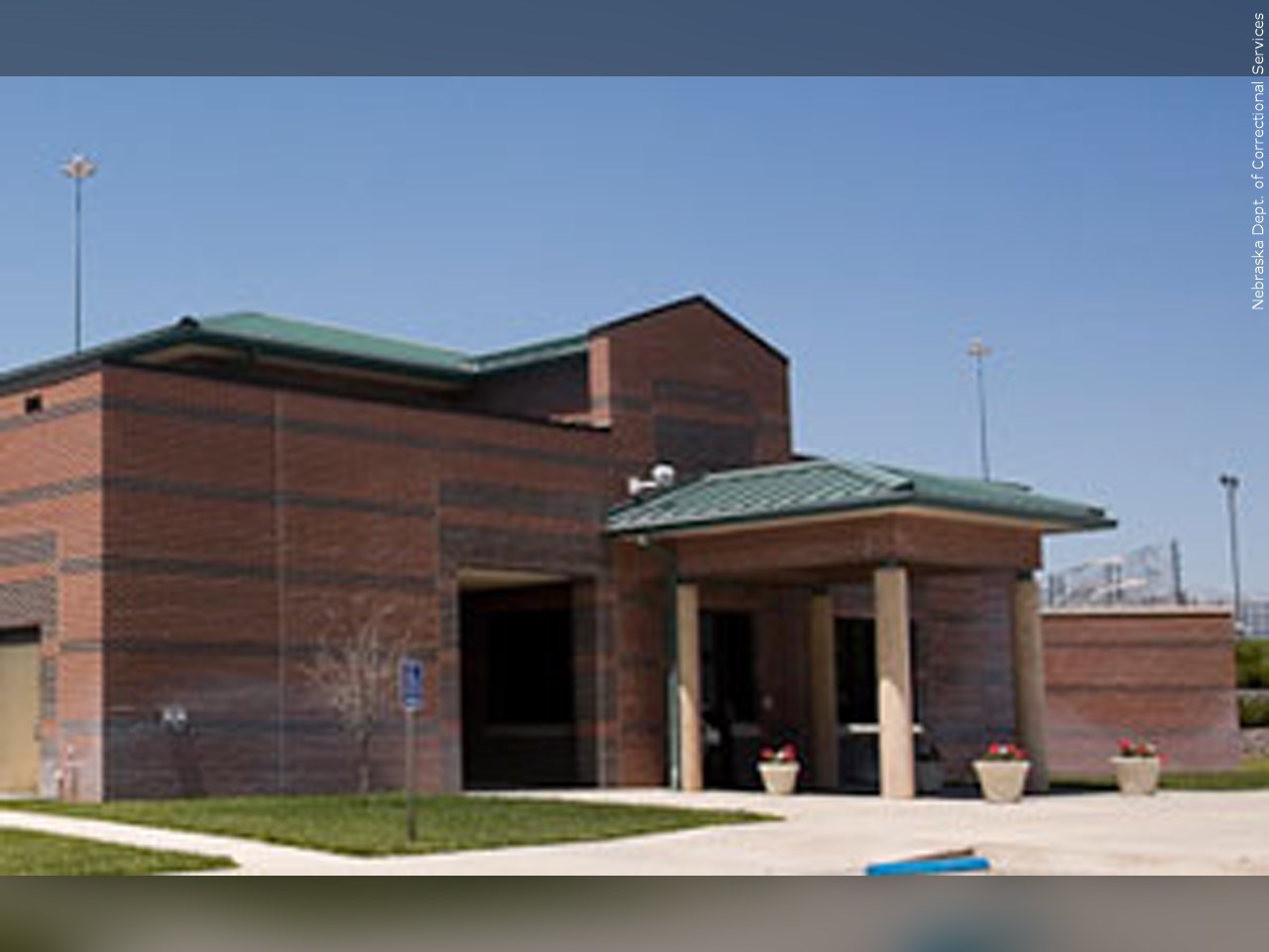 Nebraska state government to offer hiring bonuses up to 15K