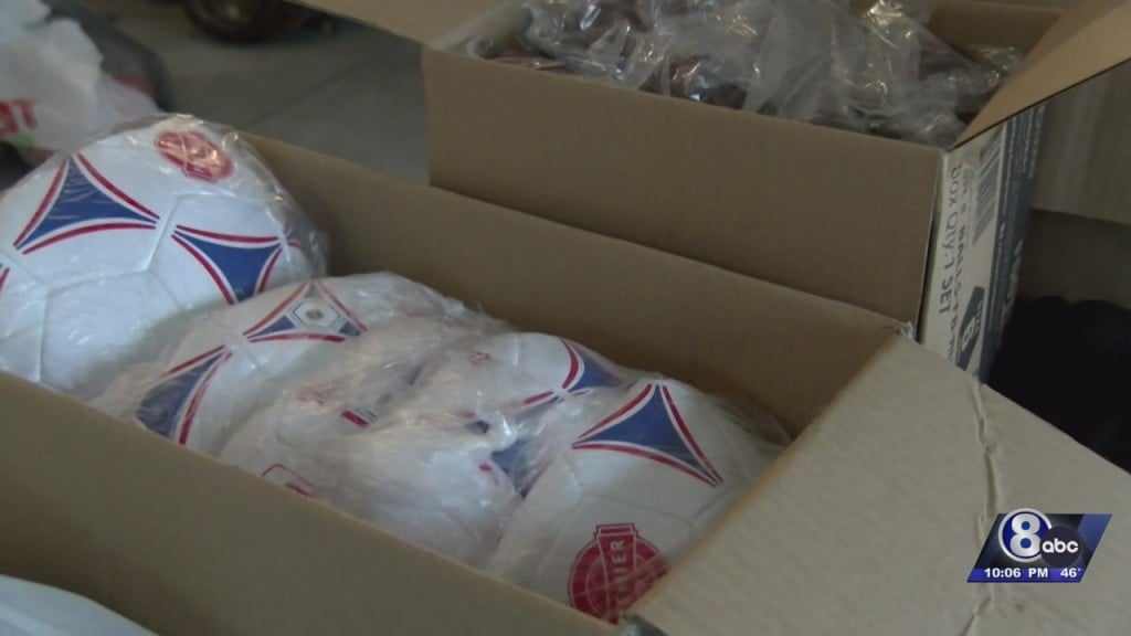 Huskers Pack Holiday Boxes For People In Need