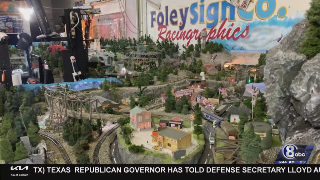 Lincoln Man Creates Extensive Train Exhibit