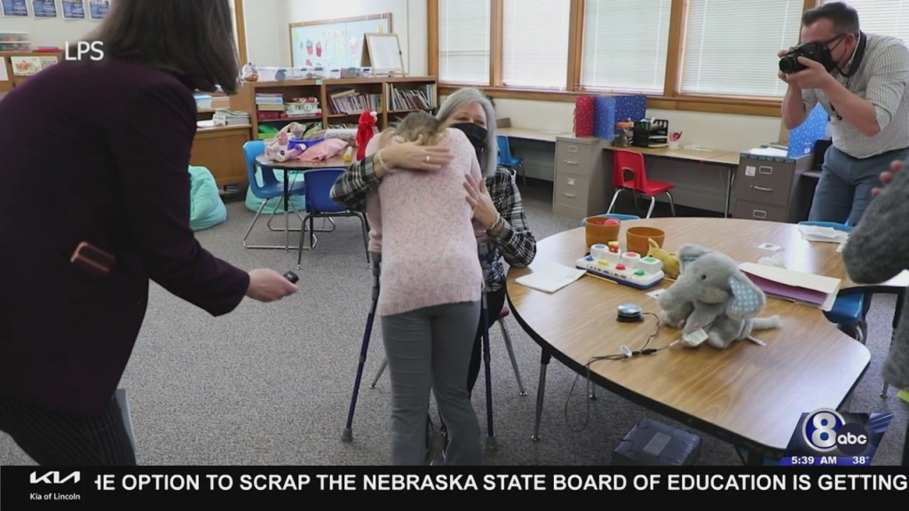 Lincoln Teachers Awarded In "thank You Teacher" Contest