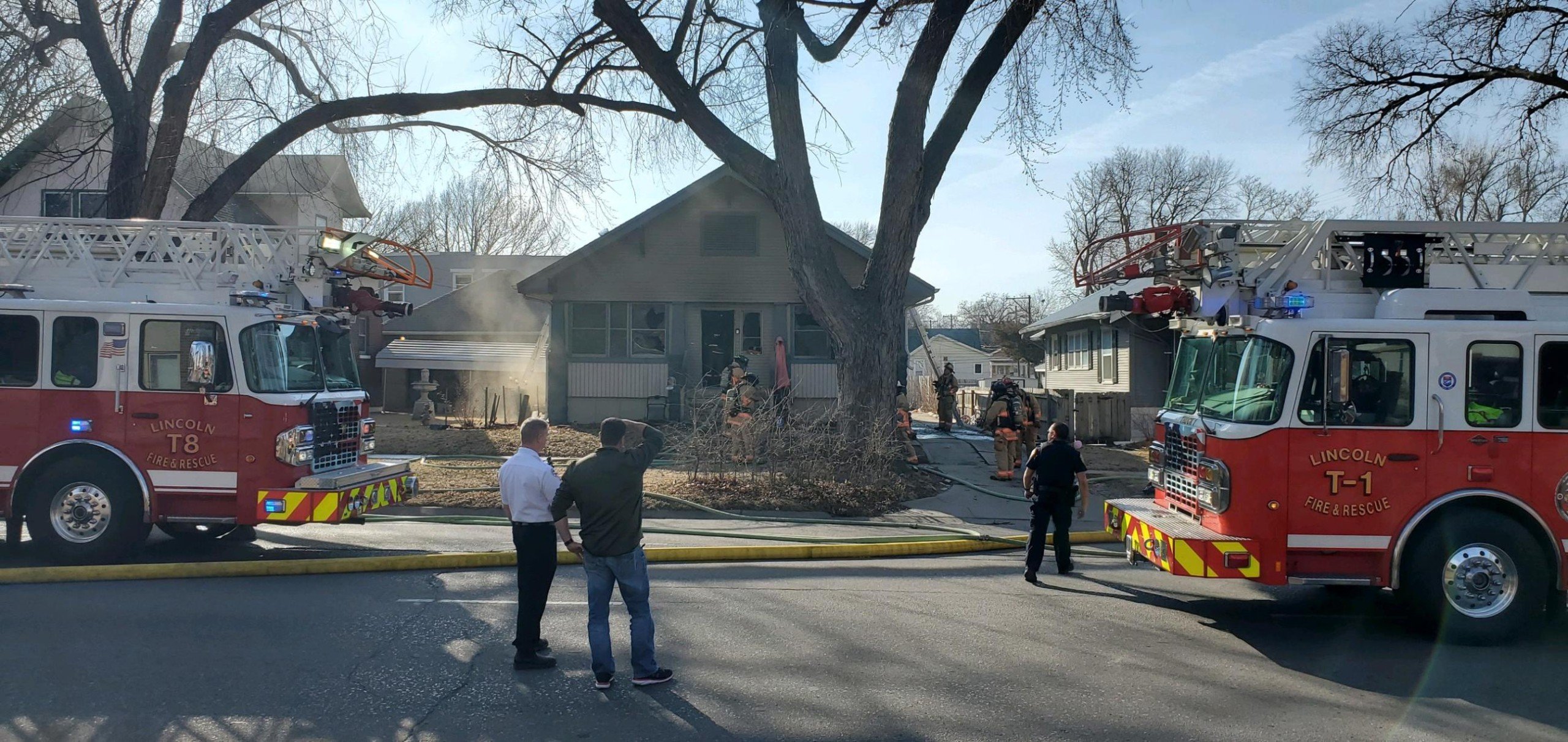 Lincoln house fire causes portion of 10th Street to close