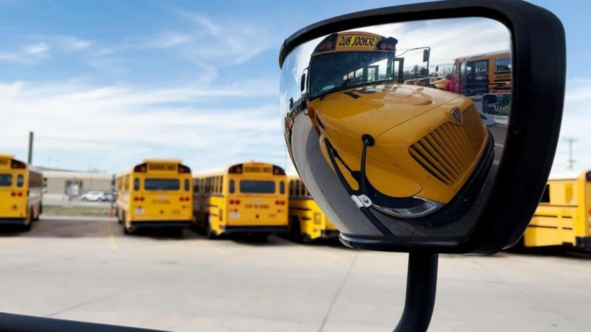 Lincoln Public Schools looking to hire bus drivers, paras at event