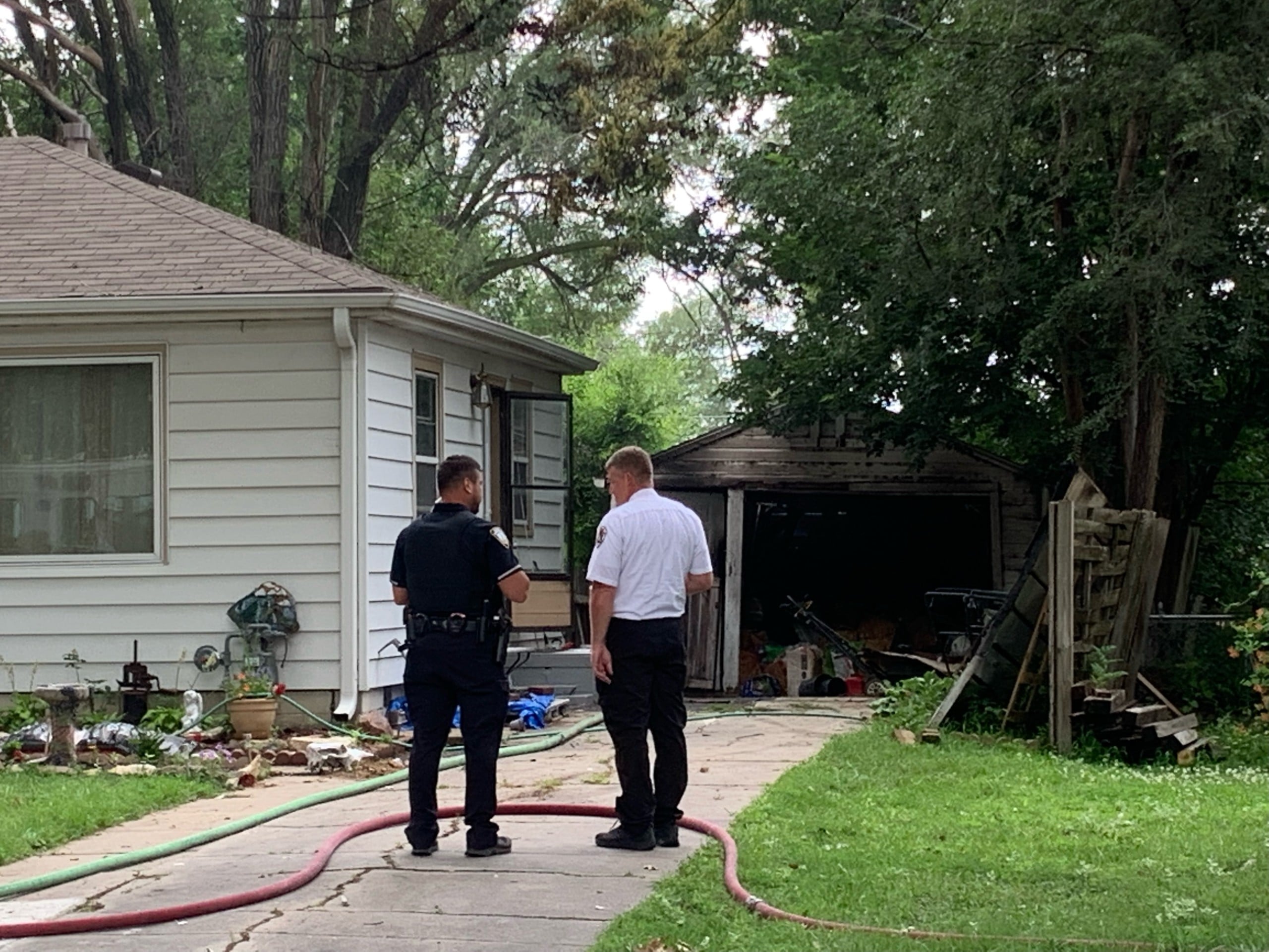 Fire crews battle blaze at detached garage in north Lincoln