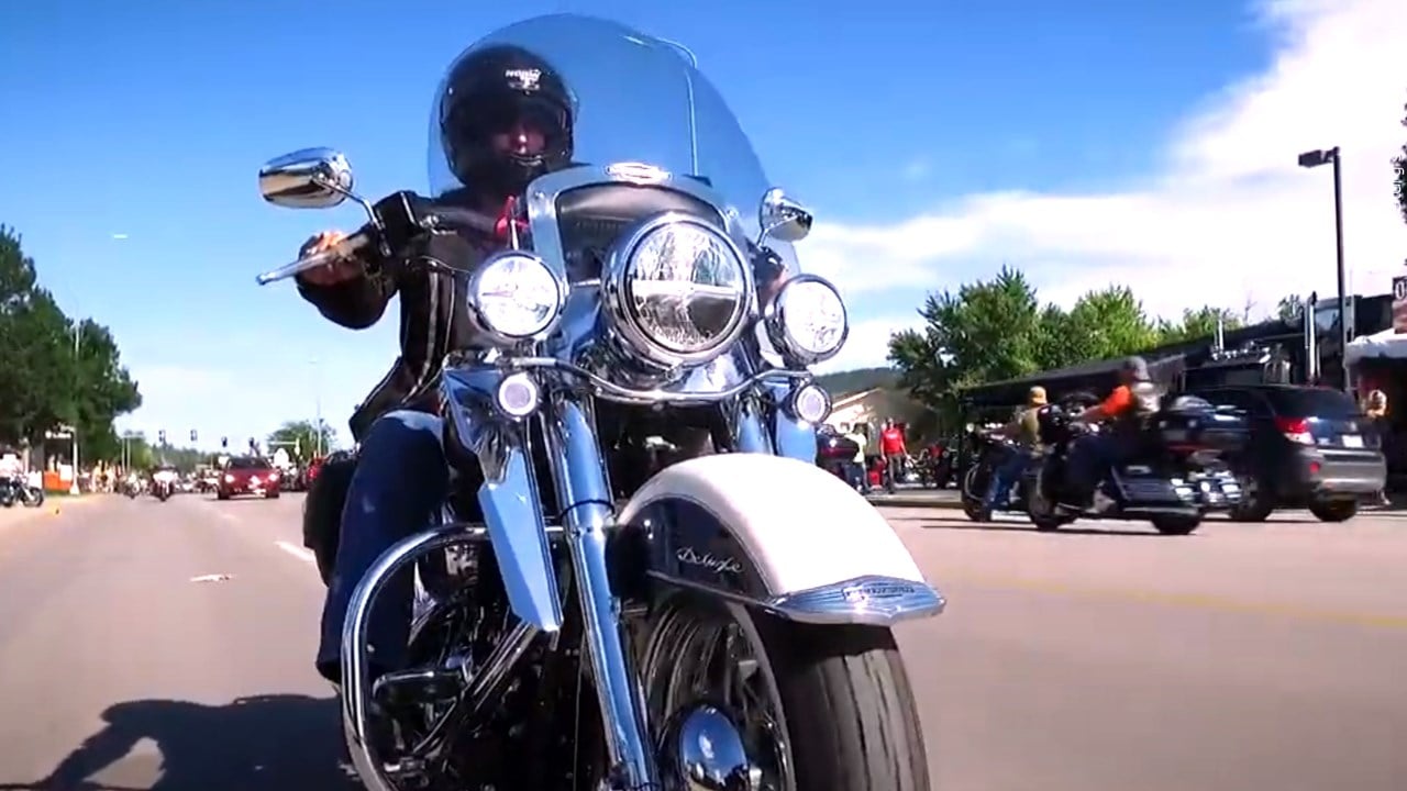 Lawmakers pass bill allowing Nebraskans to ride a motorcycle without a