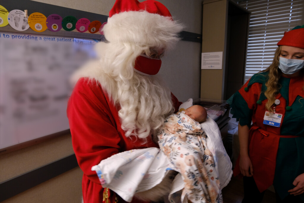 9 Santa Holds Finley In The Nicu At Bryan Health