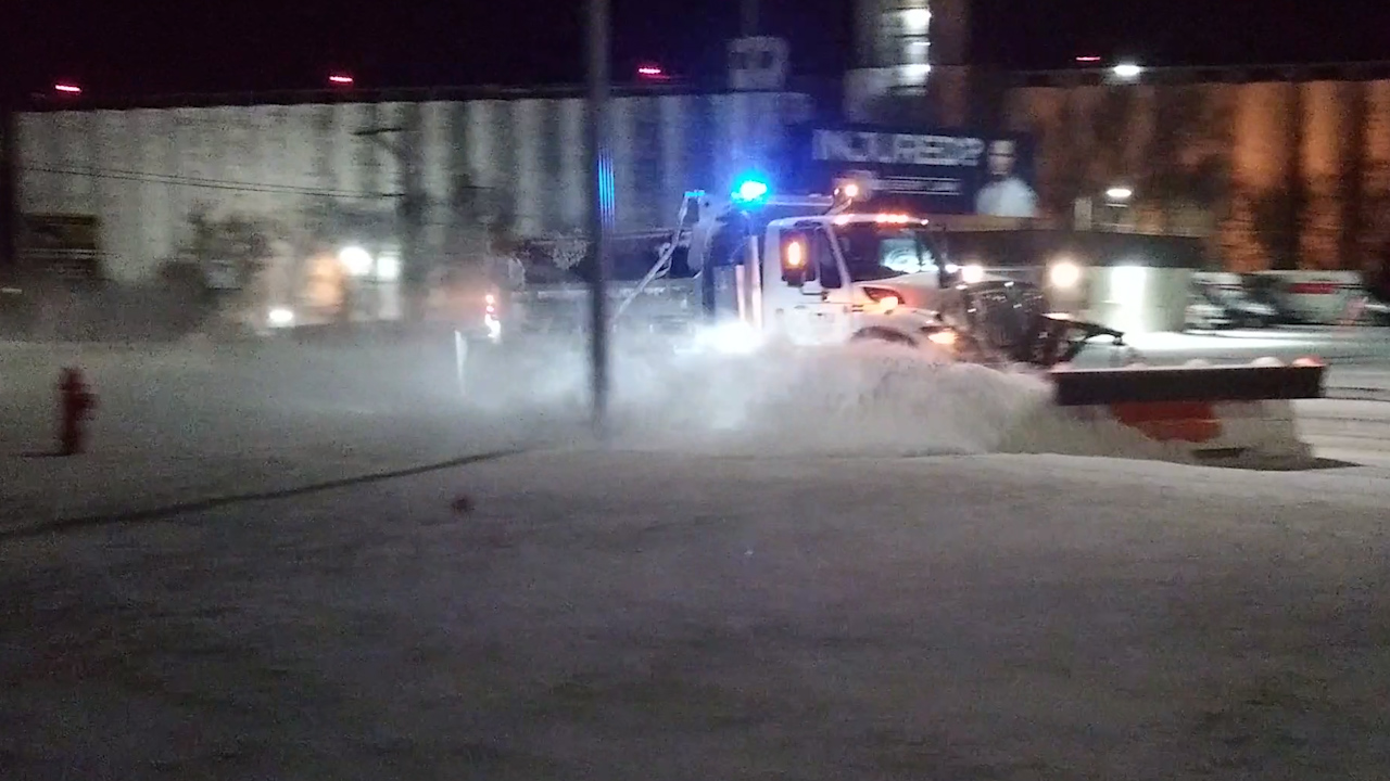 Lincoln drivers face slick roads after snowfall