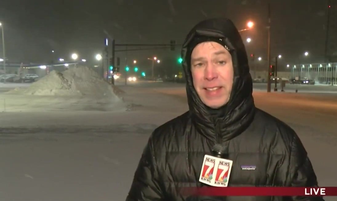 WATCH: Iowa sports reporter begrudgingly covers winter storm