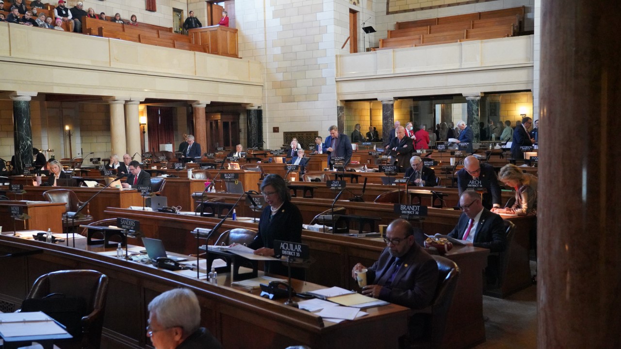 Nebraska Legislature unanimously elects speaker