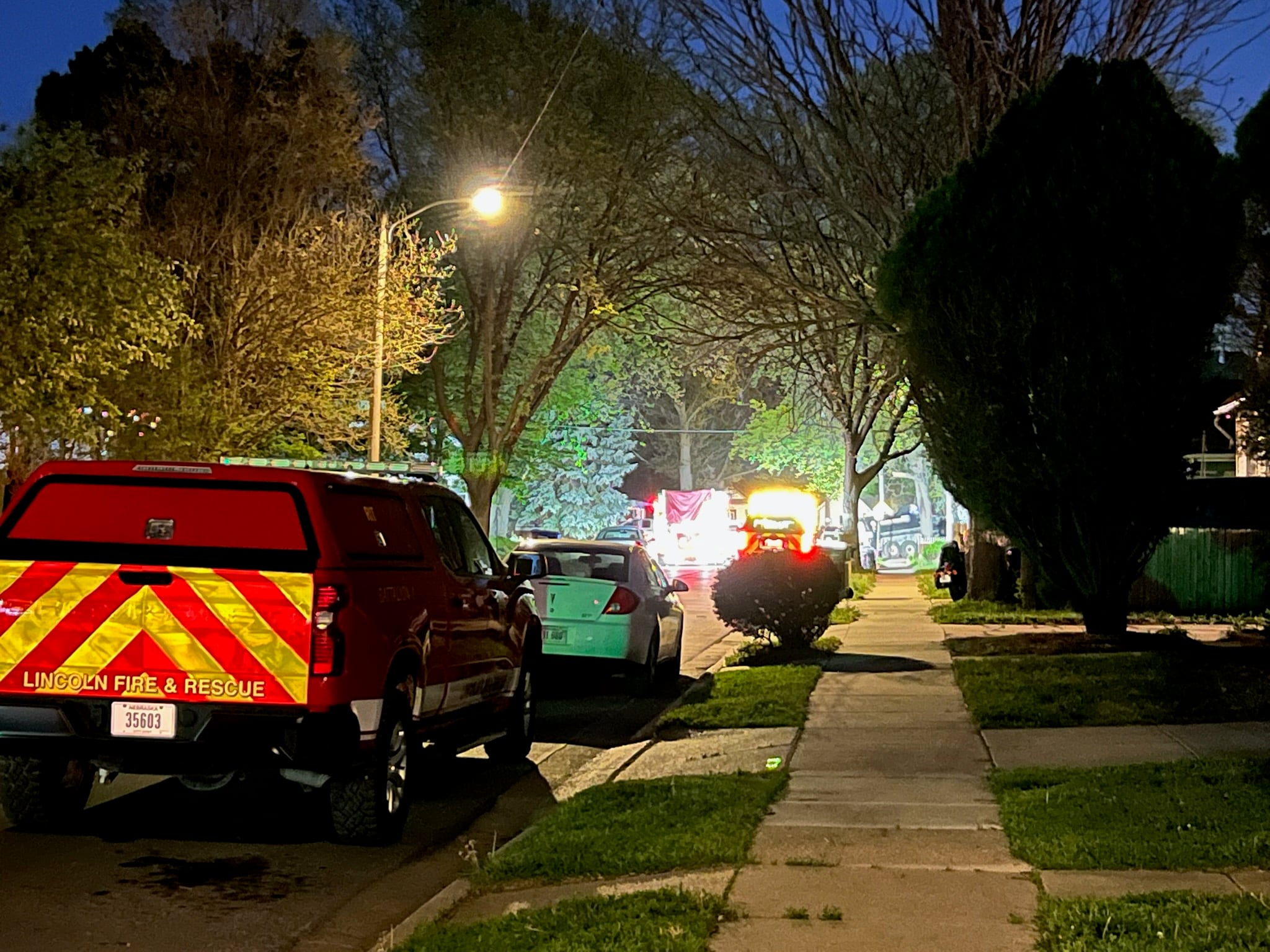 Man dead after hours-long standoff with SWAT team in Lincoln, sheriff's ...