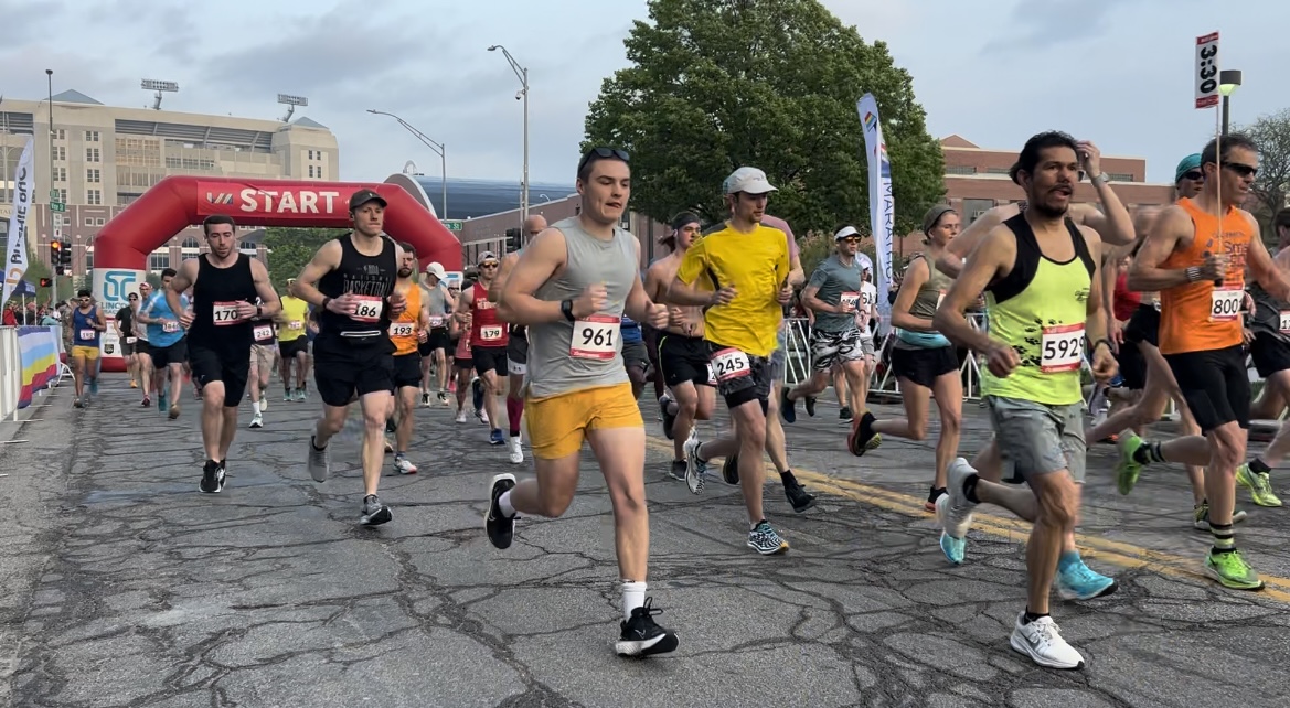 Community supports thousands of runners during Lincoln Marathon