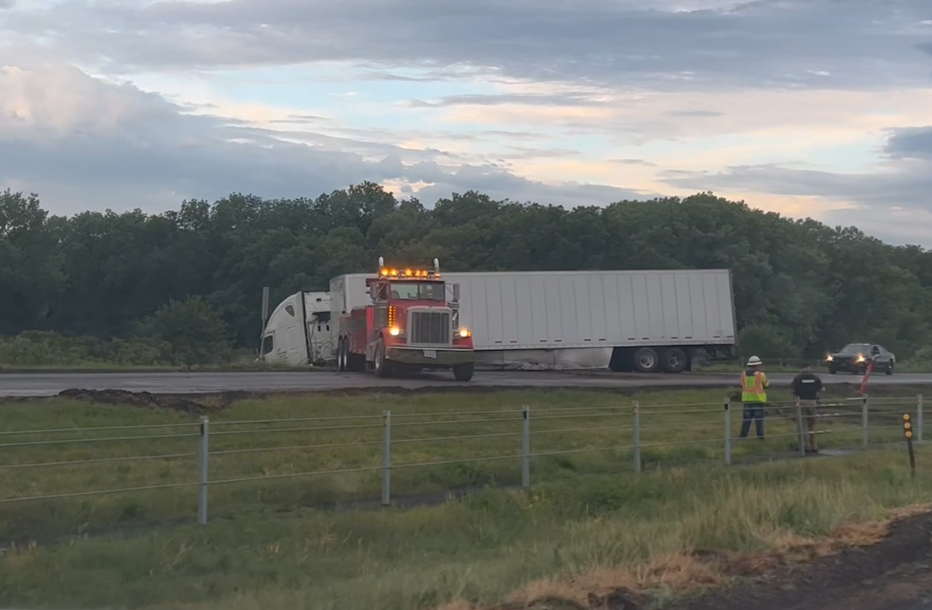 I-80 eastbound back open after semi crash in Seward County