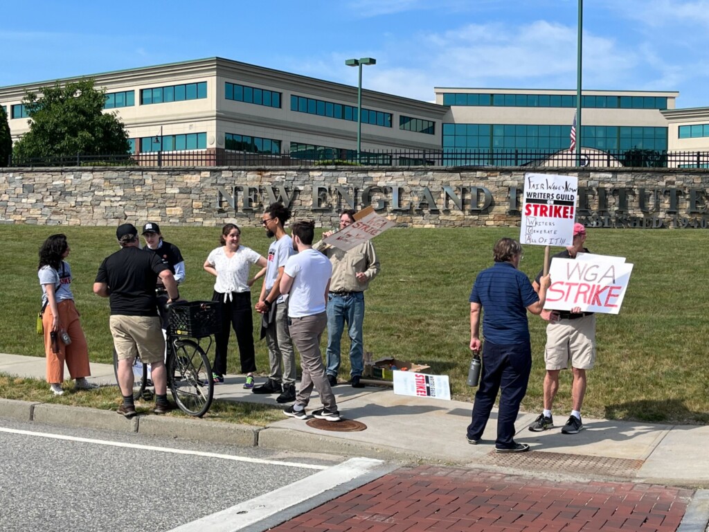 Demonstrators Pause Production Of ‘good Burger 2’ In Solidarity With Striking Writers