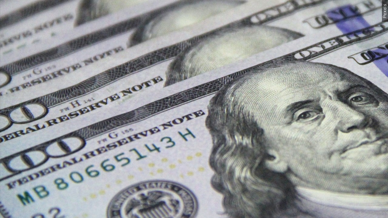 Financial expert advises parents to prepare teens for summer jobs - Vimarsana News