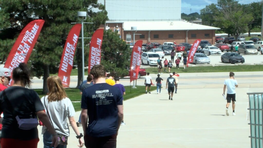 Unl Students Start Moving In To Dorm Rooms