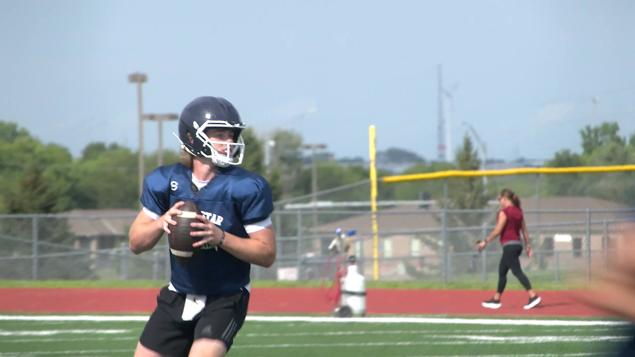 Lincoln North Star football blows past Lincoln High