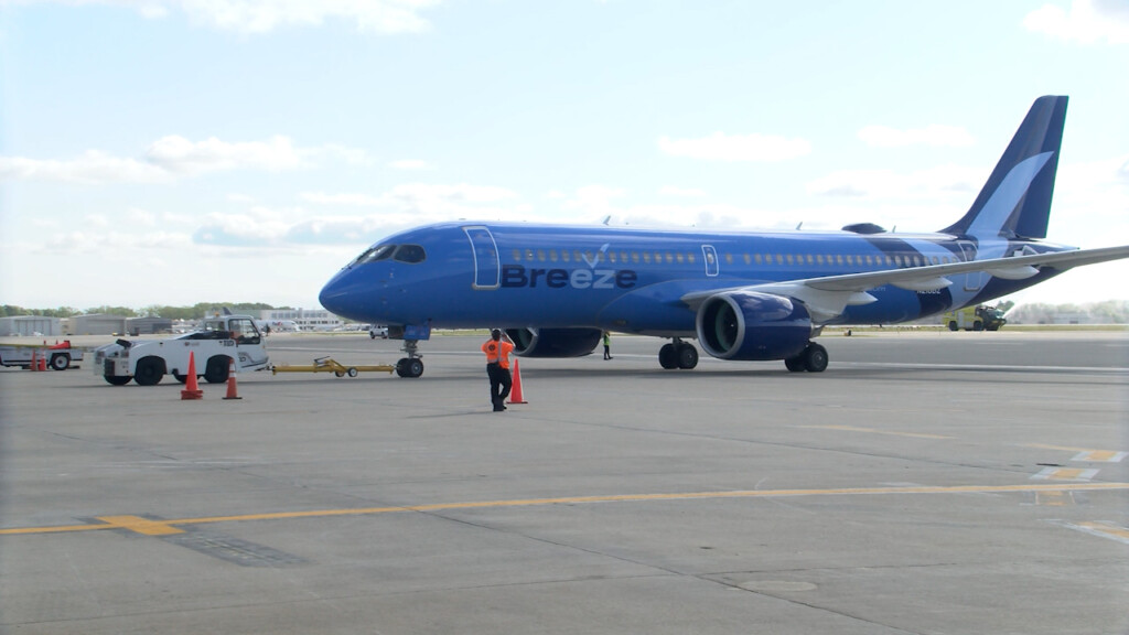 ‘biggest Airline In Town’: Breeze Airways Celebrates Success In Rhode Island