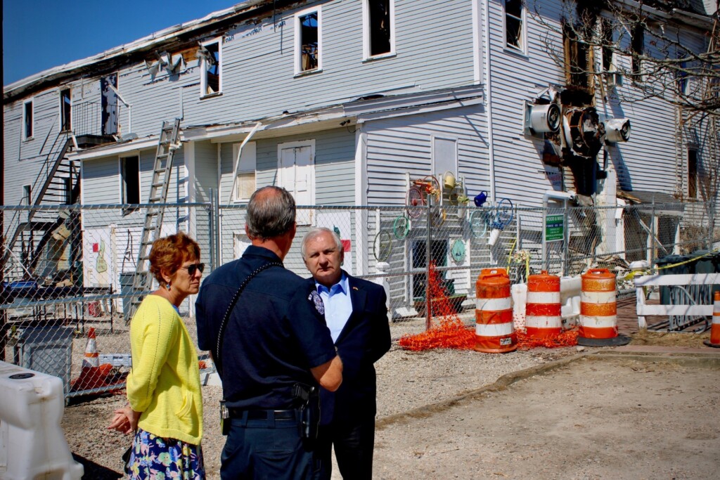 Reed Visits Block Island In Aftermath Of Harborside Inn Fire