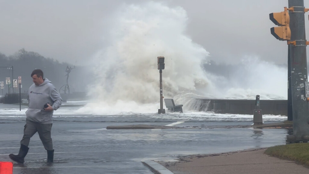 Ridem Warns Public Of Rip Currents, Heavy Surf Ahead Of Hurricane Lee